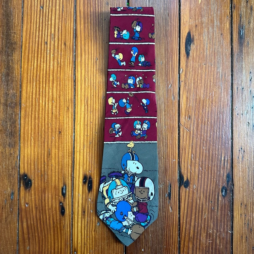 Vintage 90s Peanuts football silk tie